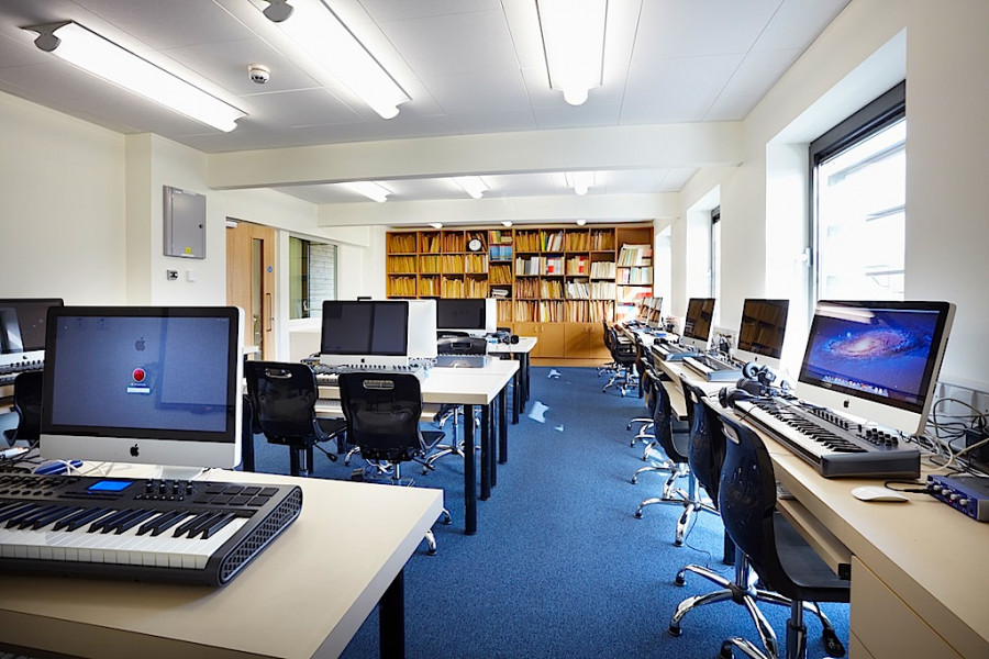 HERO William Green Architects Nick Shipp Architects Monkton Music School classroom